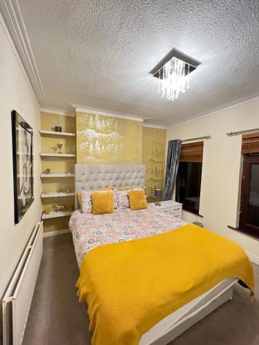 House in Lisburn road near มหาวิทยาลัยควีนส์