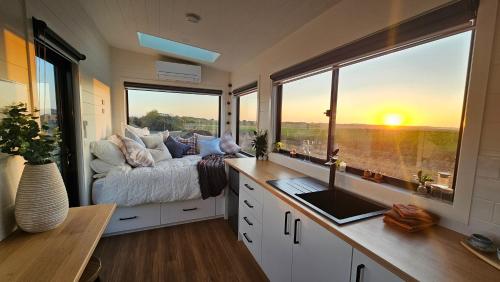 Sunset Haven - port fairy tiny homes