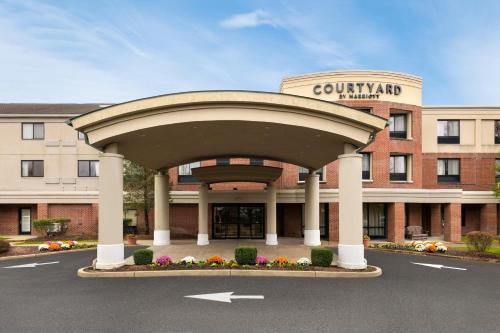 Courtyard Wall at Monmouth Shores Corporate Park in Wall Township, USA