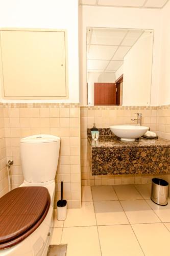 Apartment with Sea View room in GMA Rimal5 4BR Sea View