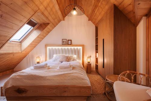 3 bedrooms, 5 beds