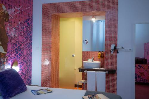 Double or Twin Room image 10