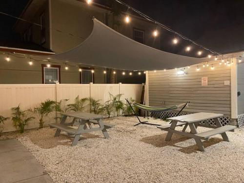 Serenity Bungalow Near Armature Works & Riverwalk in Tampa, USA