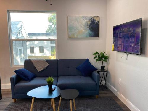 Serenity Bungalow Near Armature Works & Riverwalk in Tampa, USA