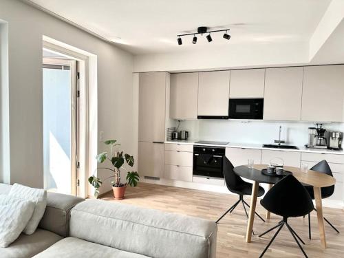Spacious 1BR With Balcony, Хельсинки (фото 2)
