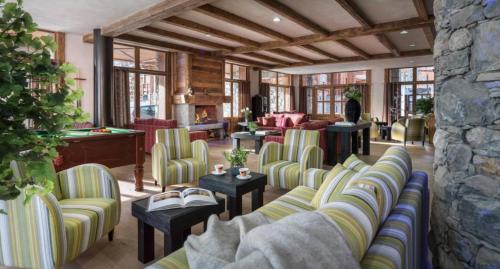 ロビー, résidence 4 étoiles (residence 4 etoiles) in ティニュ