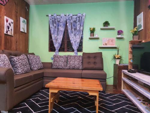 Adelle's Transient, spacious 3-bedroom homestay