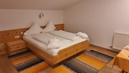 1 double bed
