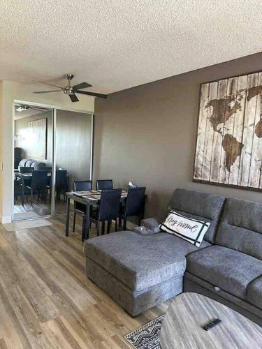 Hollywood Walk of Fame 1BR for Long Lease in Los Angeles, USA