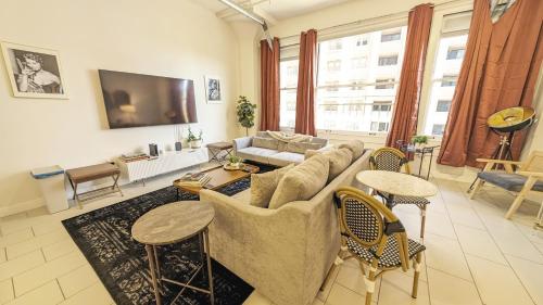 Classic Los Angeles Elegance in Downtown, Sleeps 4, Free Parking and 360 Degree View Roof Top Pool!, Los Angeles (fotografie 6)