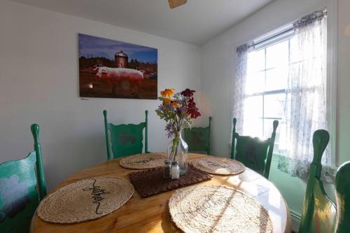 Cozy Modern Farmhouse 2 Bedroom Apartment in ทอริงตัน (คอนเนตทิคัต)