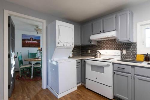 Cozy Modern Farmhouse 2 Bedroom Apartment in ทอริงตัน (คอนเนตทิคัต)