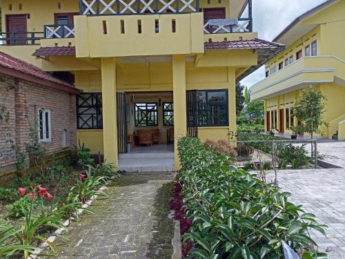Exterior view, Berastagi Mountain View Homestay & Pizzeria in Berastagi
