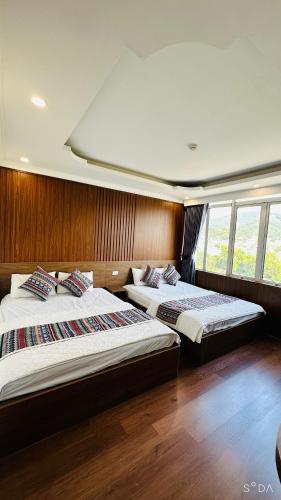 2 queen beds