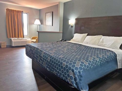 Red Carpet Inn & Suites