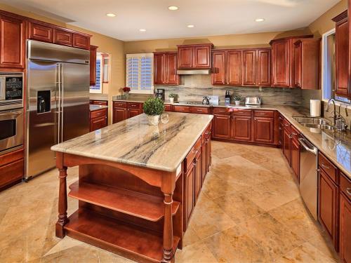 Prime Location, Heated Pool, Hot Tub, Fire Pit, Bbq, More thumb 2