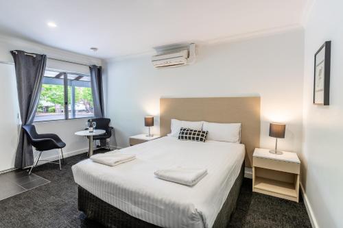 1 queen bed