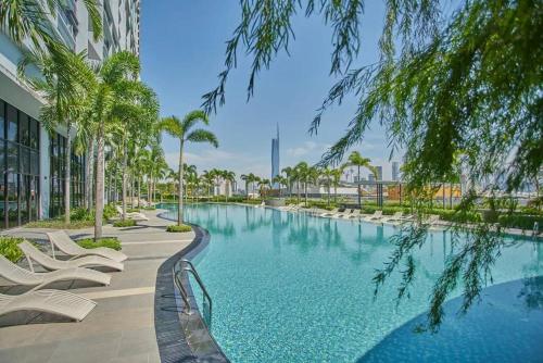 Cozy Skyline Retreat at Trion KL, Level 63