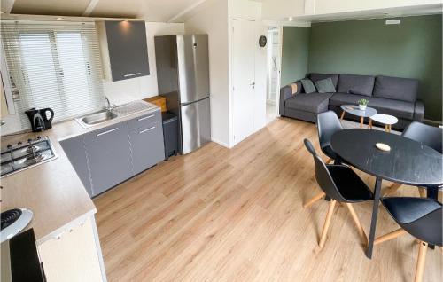  Gorgeous Home In Tzummarum With Wifi in Tzummarum