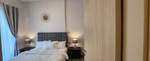 Ensuite one bedroom in a 2-bedroom with a shared living room, صحار