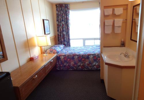 Economy Quadruple Room