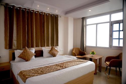Standard Double Room image 7