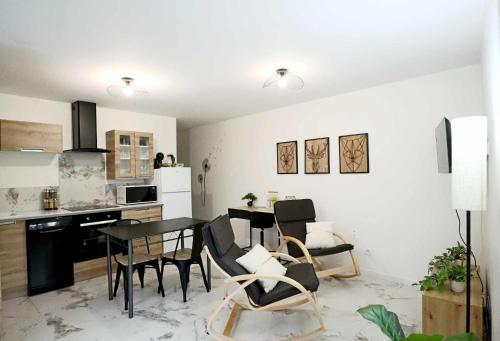 Appartement Le Moderne Idéal pour Couples et Professionnels