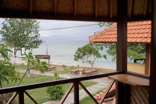Gili Gede Island - Yut Inn Flower Paradise in Gili Gede