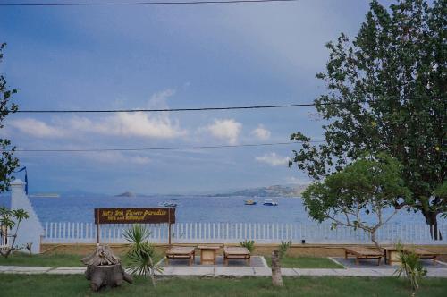 Yut's Inn Flower Paradise Gili Gede