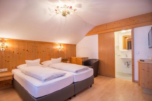 Hotel Garni Helvetia - image 8
