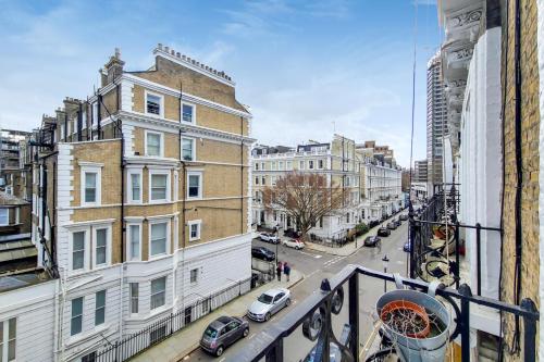 Kensington Studios - image 13