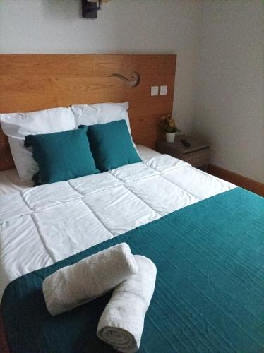 2 double beds
