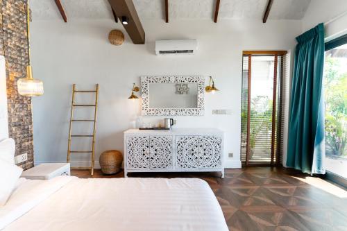 Golden Beach Resort  in ロン島