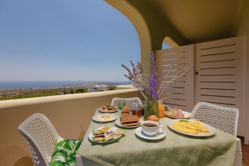 Votrishouse, Fira