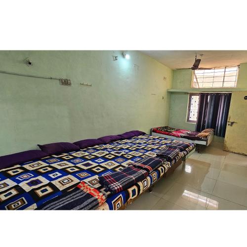 1 king bed, 5 double beds
