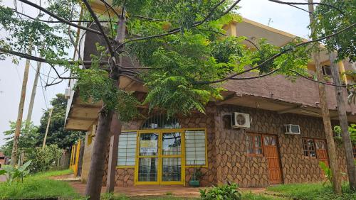 Hotel Los Chow Chow near Libertador General José de San Martín Airport