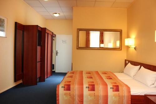 1 twin bed