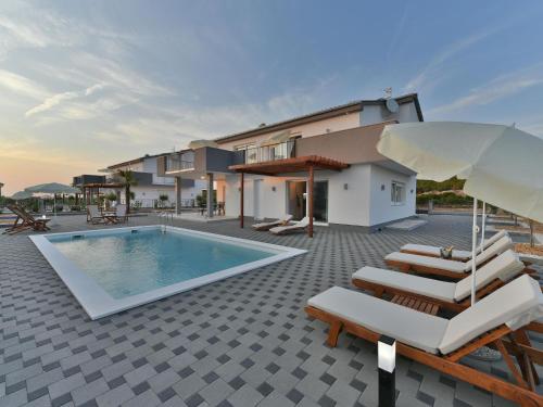Luxury villa with swimming pool and terrace