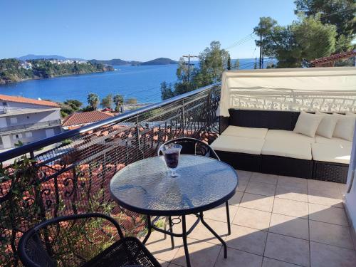 Studio with Sea View image 2