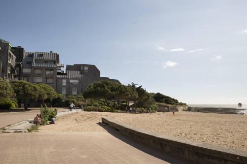 50m from the beach ultra cosy balcony near the cen