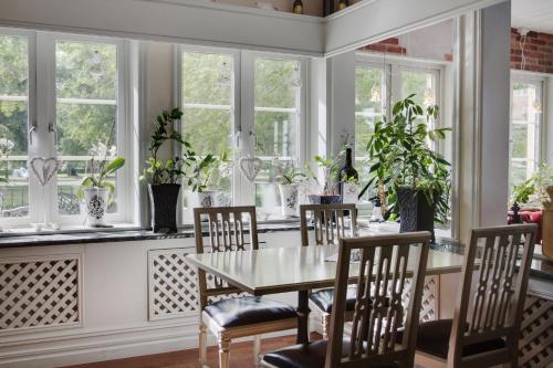 Park Hotel Linköping Fawlty Towers - image 3