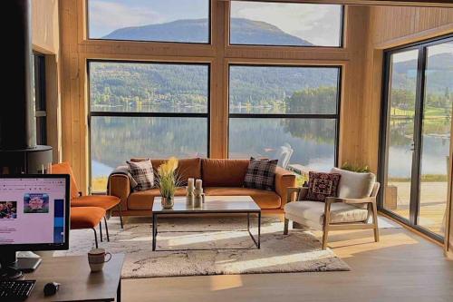 Lakefront Villa, exclusive leisure property near Vrådal Golf, Straand Summerland & Panorama Ski center - Accommodation - Vrådal