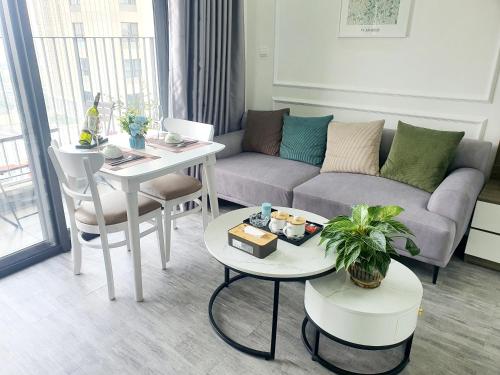 Vinhomes D'Capitale Studio Luxury Apt #Jerry's House 3