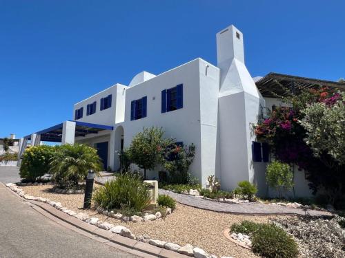 Vista exterior, Cosy Corner on Orpheus Holiday Apartment for two in Paradise Beach