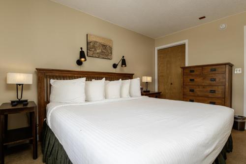 Okemo Mountain Lodge- Cozy 1 Bedroom Condo #A206 condo in Ludlow, USA