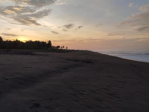 Casa Jaragua in Barra De Santiago