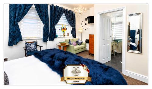 Deluxe Suite image 9