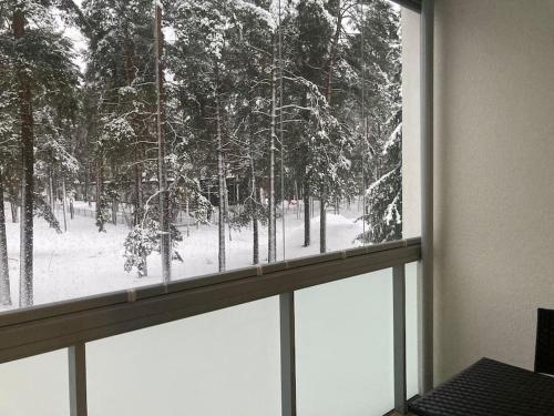 AuroraSky PineView, M, luonto, wifi, pysakointi in Myllypuro