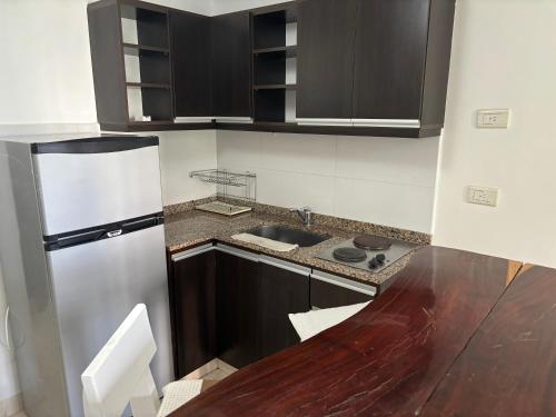 One-Bedroom Apartment image 9