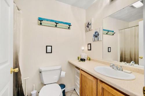 Lake Winnisquam 1 Bedroom Condo with Lake Views in Tilton, USA